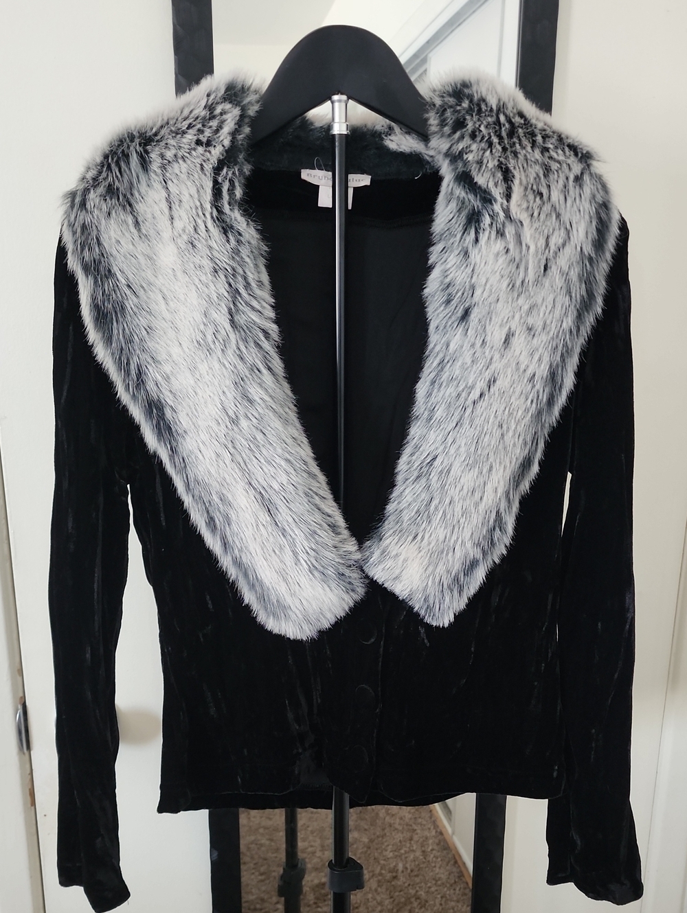 Vintage Black Velvet Women's Jacket with Faux Fur Collar